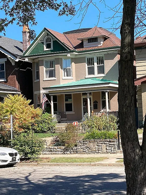 643 Linden Ave photo 1