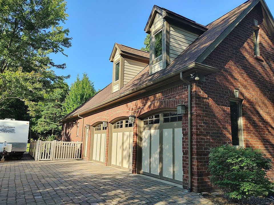 2nd image of 1145 Bloomer Rd