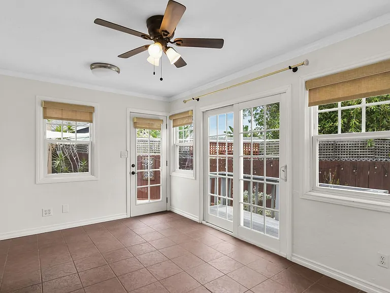 4740 W Mountain View Dr — Photo 18
