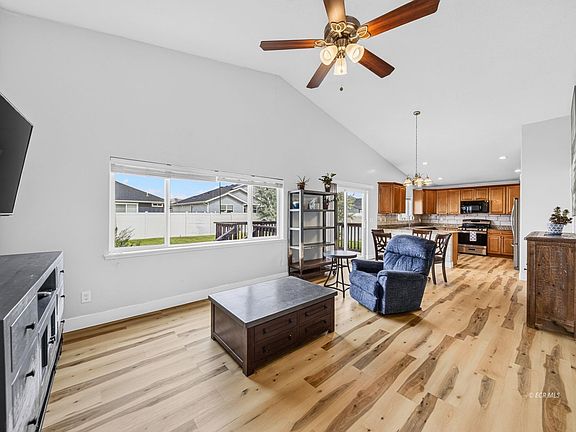 5th image of 1730 Flagstone Dr