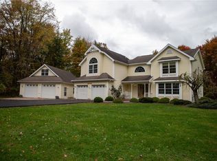 357 Morningstar Ln, New Castle, PA 16105