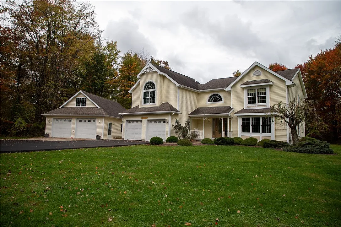 357 Morningstar Ln photo 1