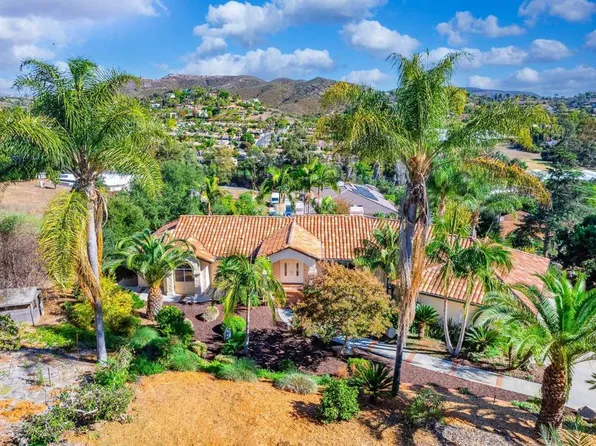 1980 Valindo Way, Vista, CA 92084