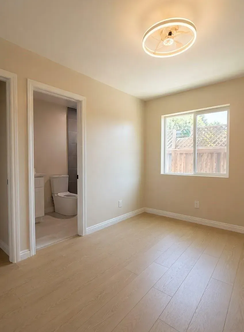 3 bed, 3.0 bath, 1200 sqft, $4,000 — Photo 4