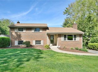 1334 Sun Ridge Dr, Pittsburgh, PA 15241