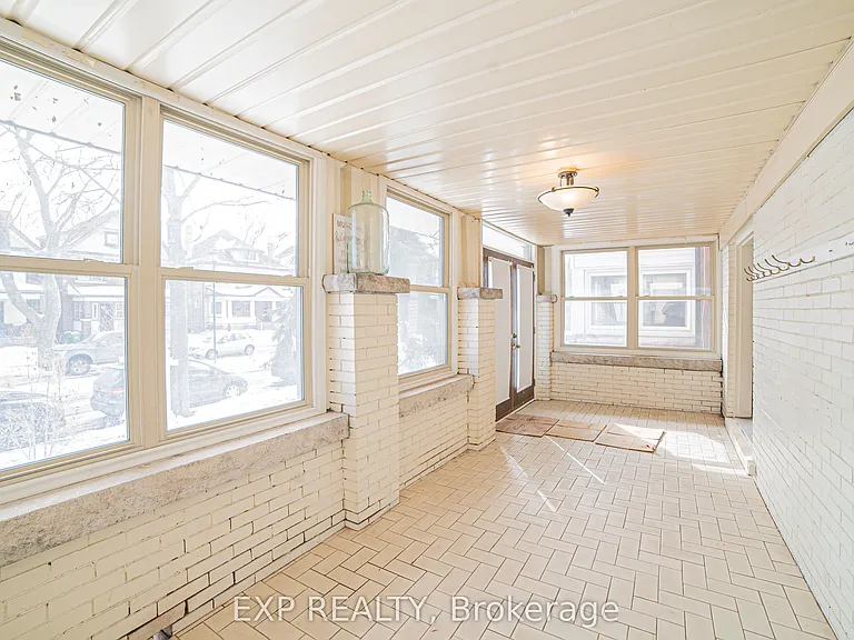 52 Proctor Blvd #MAIN — Photo 3
