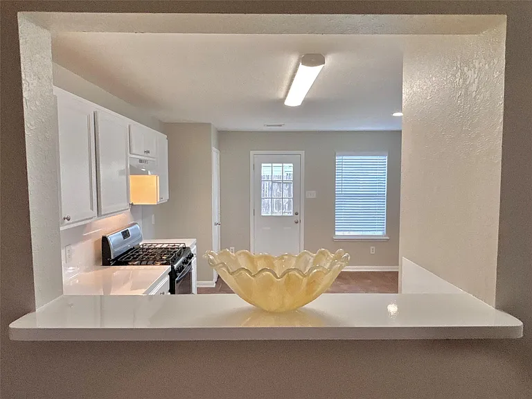 8134 Sanders Forest Ct — Photo 9