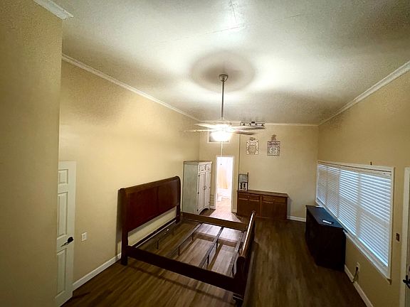 4th image of 406 Patrick Pl
