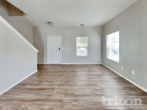 3rd image of 969 Willow Creek Dr