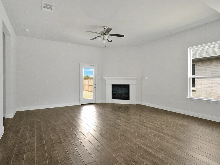 603 Parrino Pkwy — Photo 25