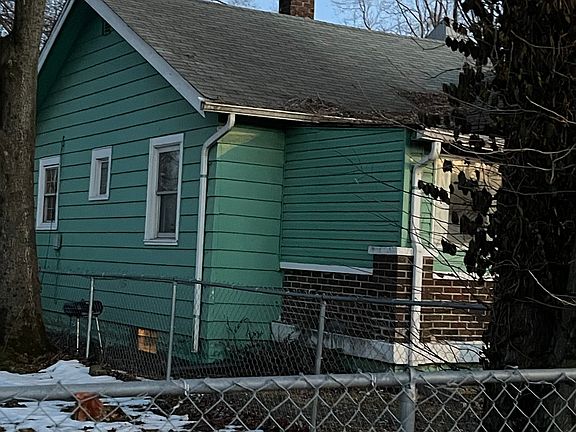 3rd image of 4625 Evanston Ave