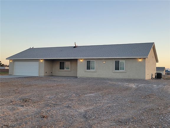 3rd image of 1021 Manse Rd