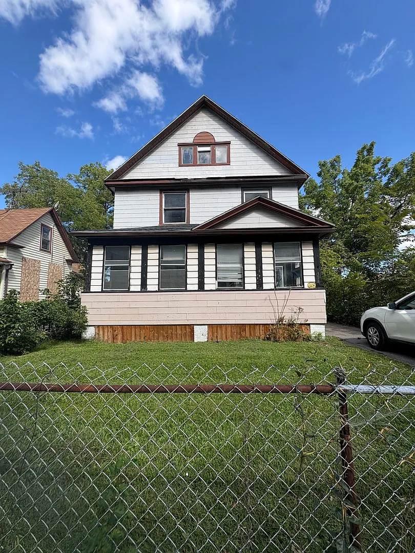 4 Bedroom Single Family Home! — Photo 1