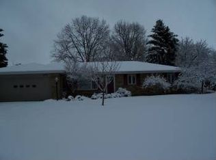5797 Longhorn Trl, Stevensville, MI 49127
