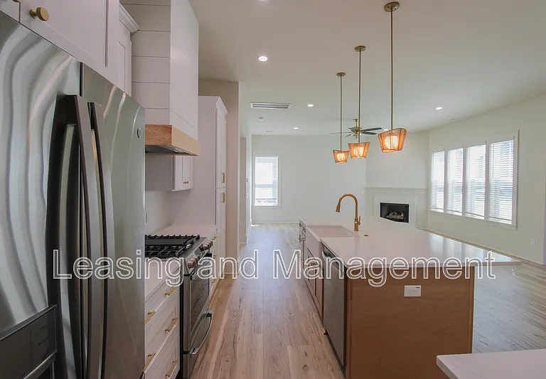 3633 Happyland Blvd — Photo 10