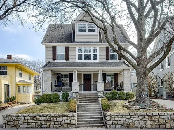 5925 Brookside Blvd, Kansas City, MO 64113