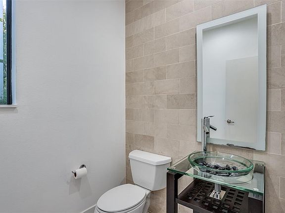 3rd image of 4111 Newton Ave APT 23