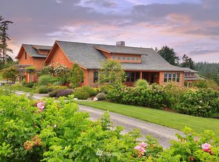 1975 Vista Rd, Freeland, WA 98249