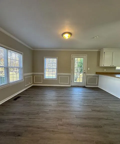 1209 Lawhorn Rd — Photo 8