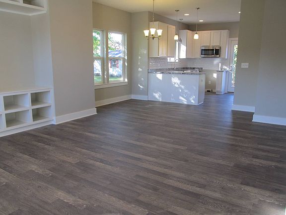 4th image of 16 Stony Lake Ln