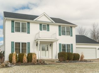 9100 Via Cimato Dr, Clarence Center, NY 14032