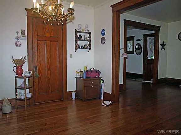 4th image of 118 Parkwood Ave