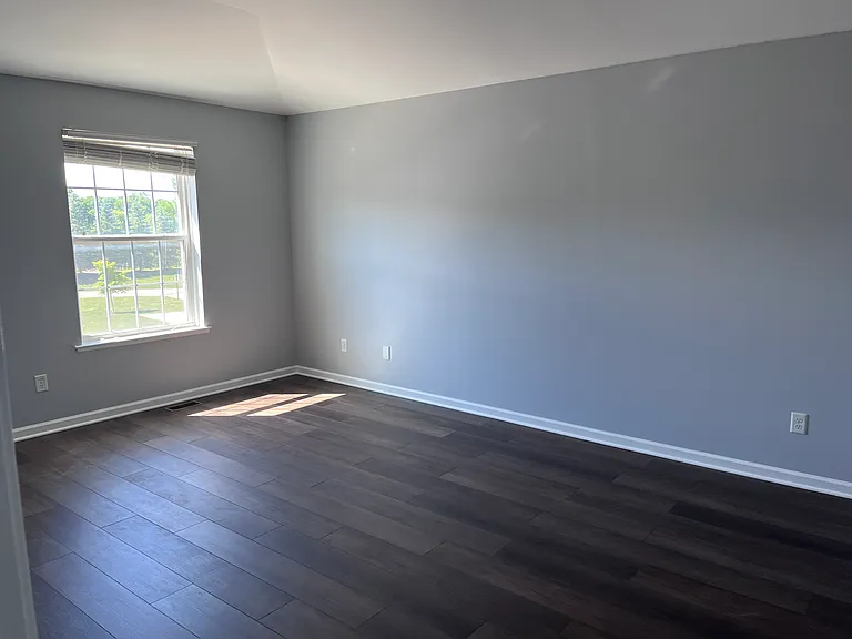 2604 Riversedge Dr — Photo 8