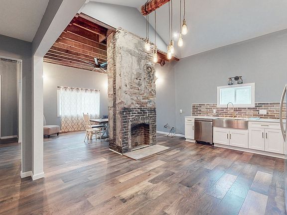 2nd image of 63 Maury St