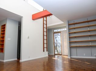 116 3rd St, Troy, NY 12180