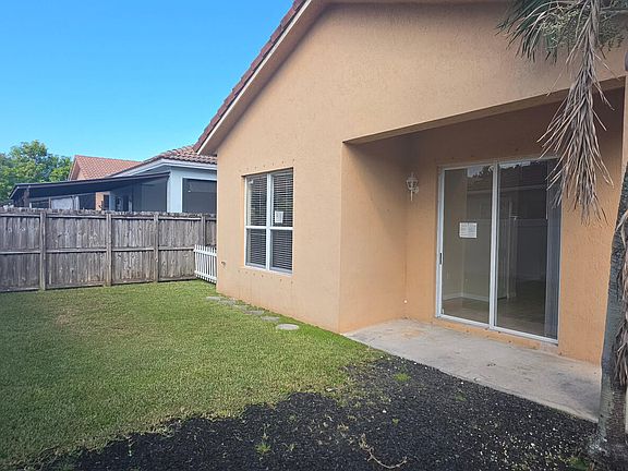 5th image of 2110 NE 37TH Road