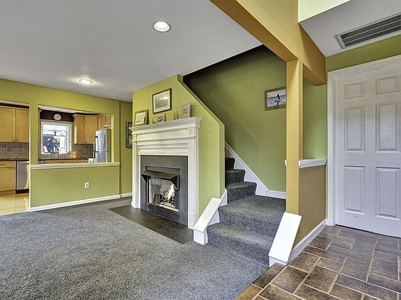 4th image of 35 Hollybrook Dr
