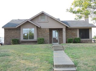1402 Ross Ln, Seagoville, TX 75159