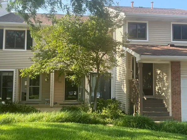 1002 Hidden Lake Dr #961, Buffalo Grove, IL 60089