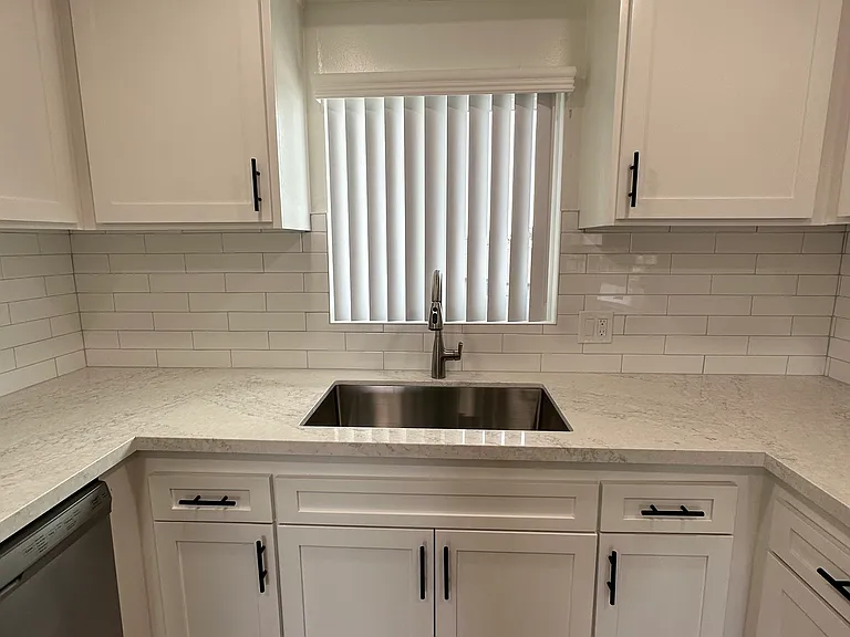 Devington Apartments — Photo 25