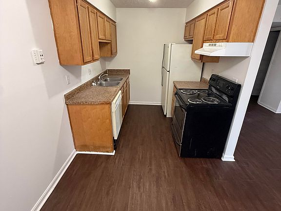 3rd image of 8513 Standing Oak Dr #1
