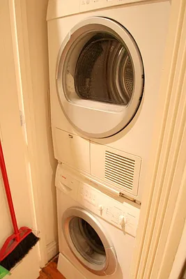 Rented by Nest Seekers International | media 5