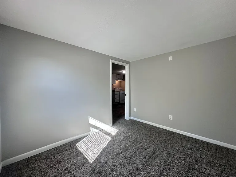204 Courtyard Cir — Photo 84