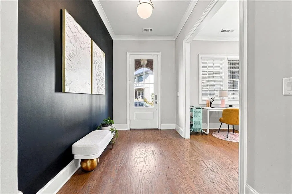 4 bed, 4.5 bath, 4084 sqft, $6,500 — Photo 3