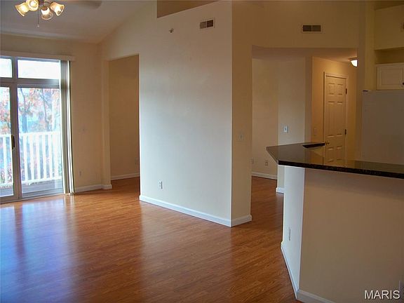 2nd image of 1275 Gardens Circle Dr #E