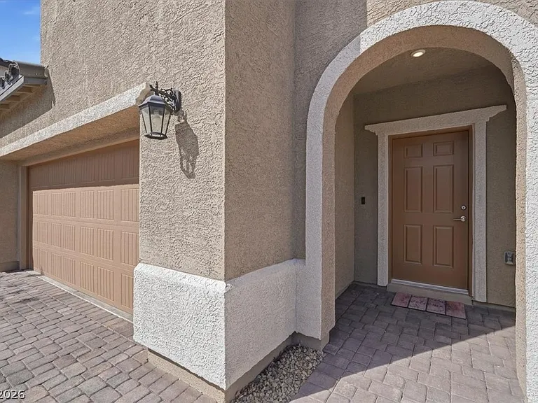 10920 Oregano Ave — Photo 2