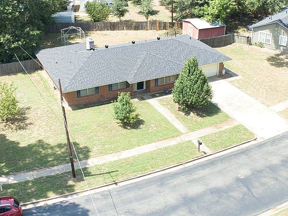 5th image of 202 Rose Marie Blvd