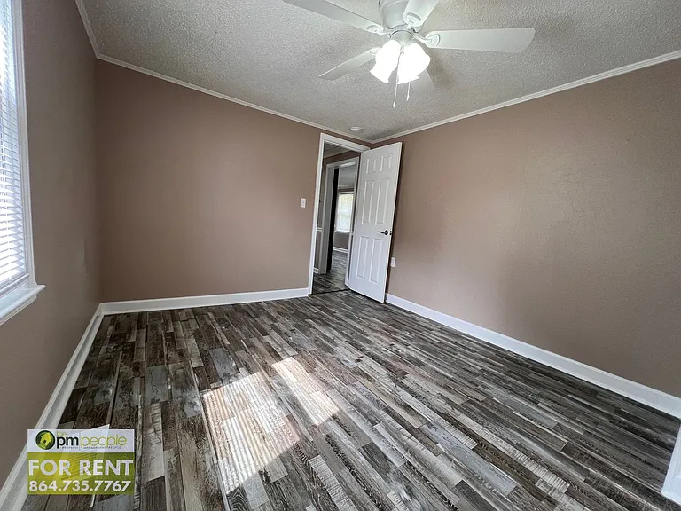 114 Radcliff Dr — Photo 14