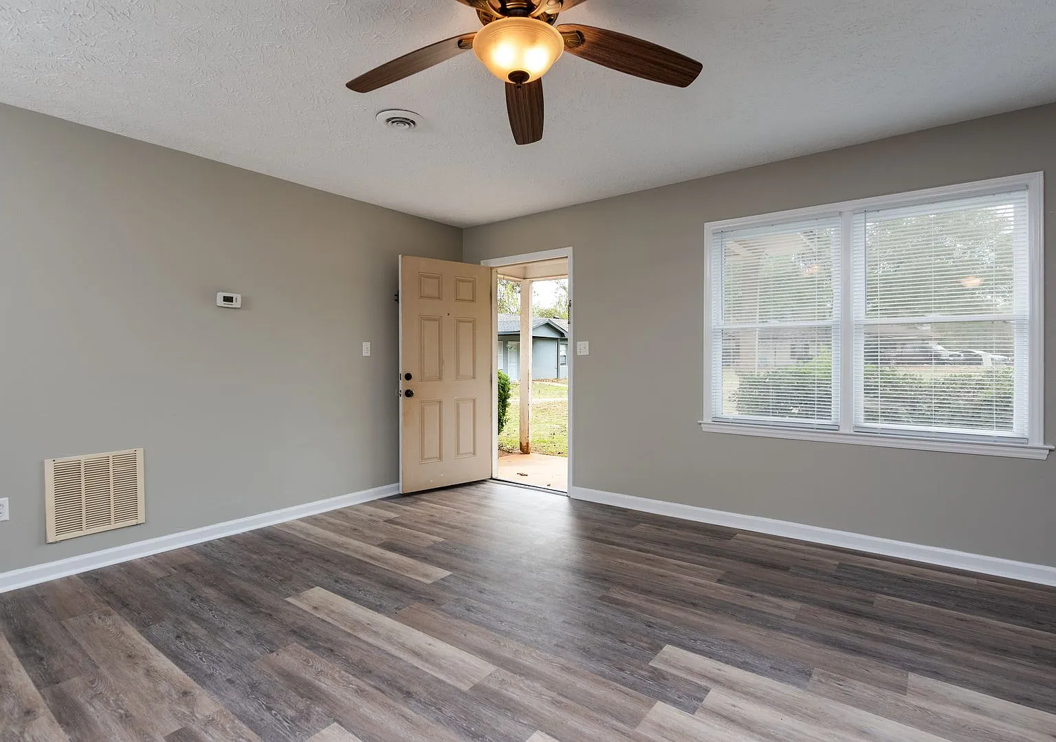 196 Park Ridge Place — Photo 4