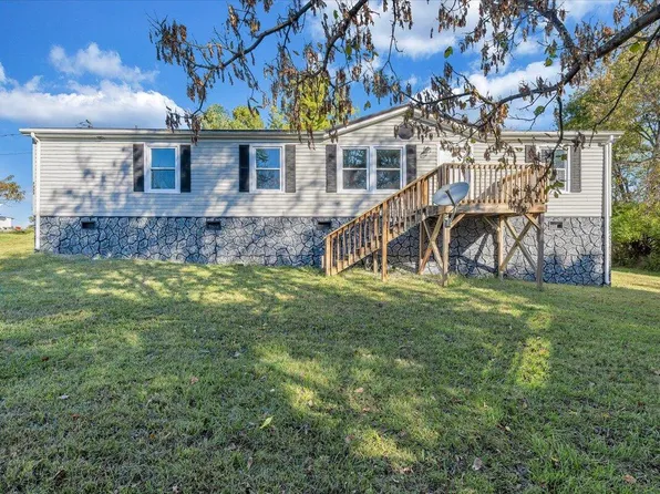 7333 Manns Dr, Radford, VA 24141