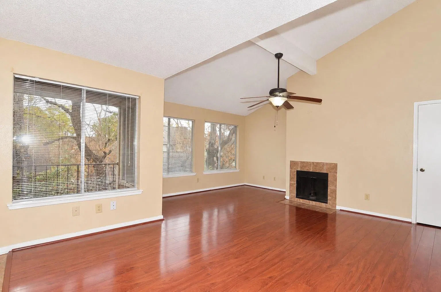 12400 Overbrook Ln — Photo 2