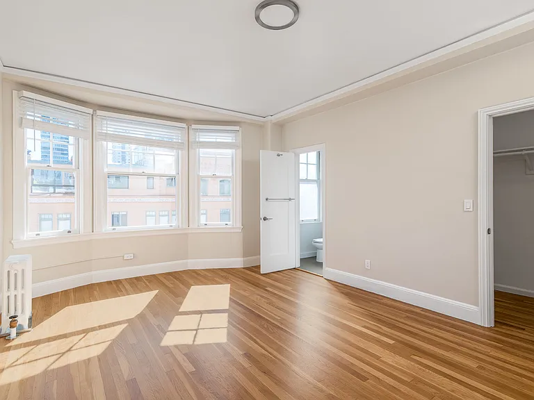 2200 Leavenworth — Photo 18