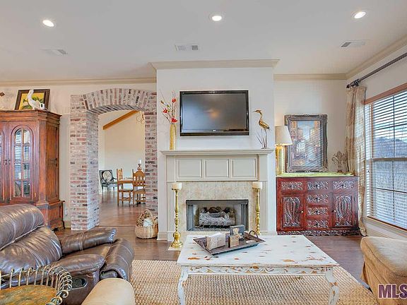 3rd image of 18656 Lake Harbor Ln