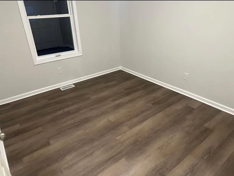 107 Blaze Dr — Photo 12