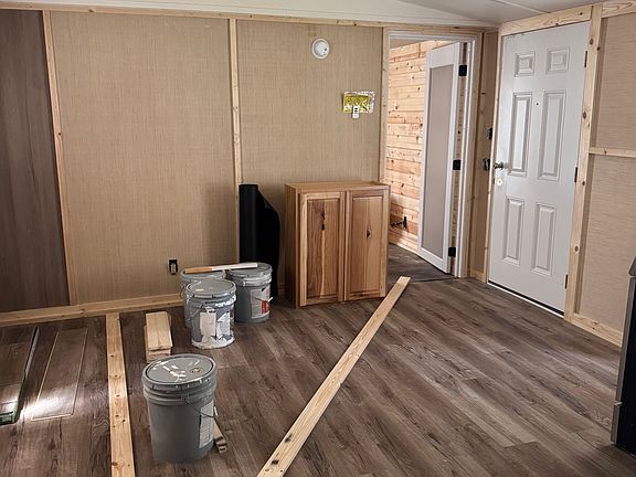 3rd image of 1058 Burge Dr