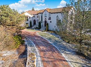 205 Ambriance Dr, Burr Ridge, IL 60527